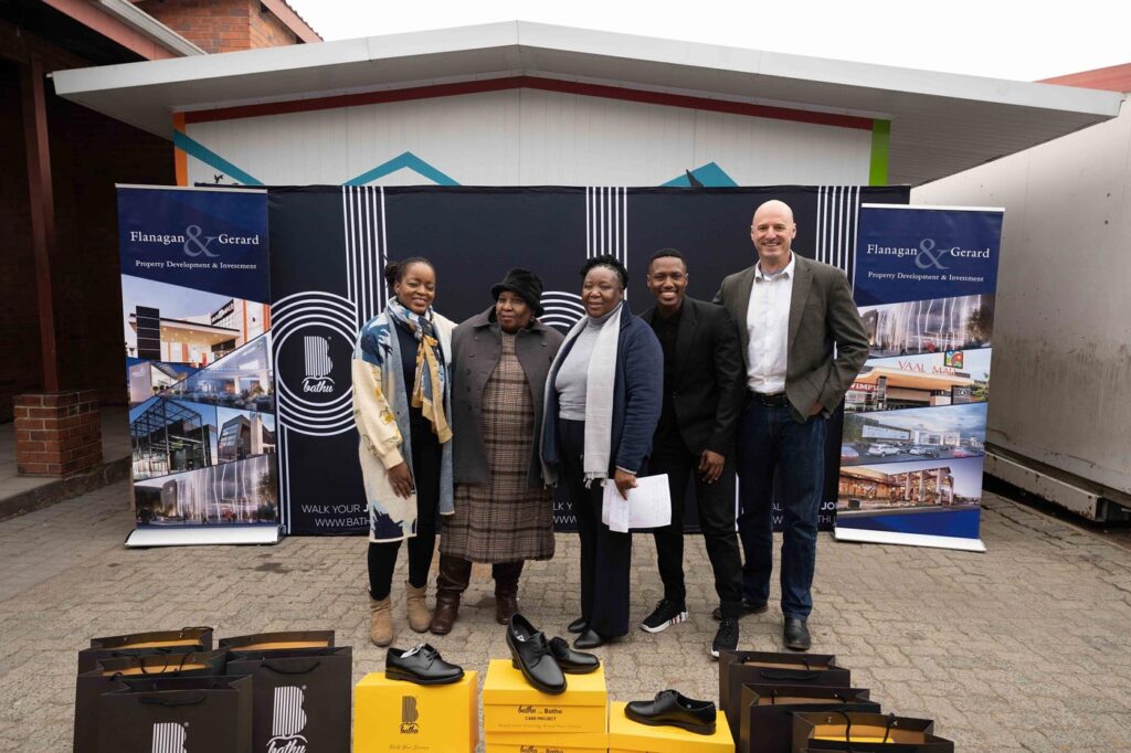 Left to Right:- Nkateko Khoza - Non-Executive Director of Flanagan & Gerard, Emfundisweni Primary School - Principal Thembakazi Giyama, Minerva High School - Principal Nonsikelelo Tsatsi, Cedrick Diphoko – MD of Bathu and Paul Gerard, MD of Flanagan & Gerard.